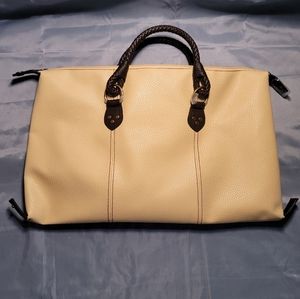 Estee Lauder tote includes small cosmetic bag